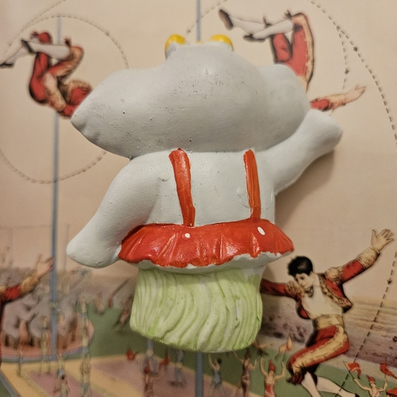 Little-Girl Elephant Figurine 3" × 3.5" - Picture 3 of 6